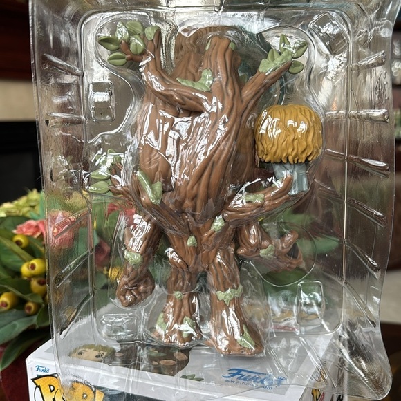 FUNKO SUPER POP! THE LORD OF THE RINGS SUPER TREEBEARD WITH MERRY & PIPPIN 1579 - Picture 9 of 15